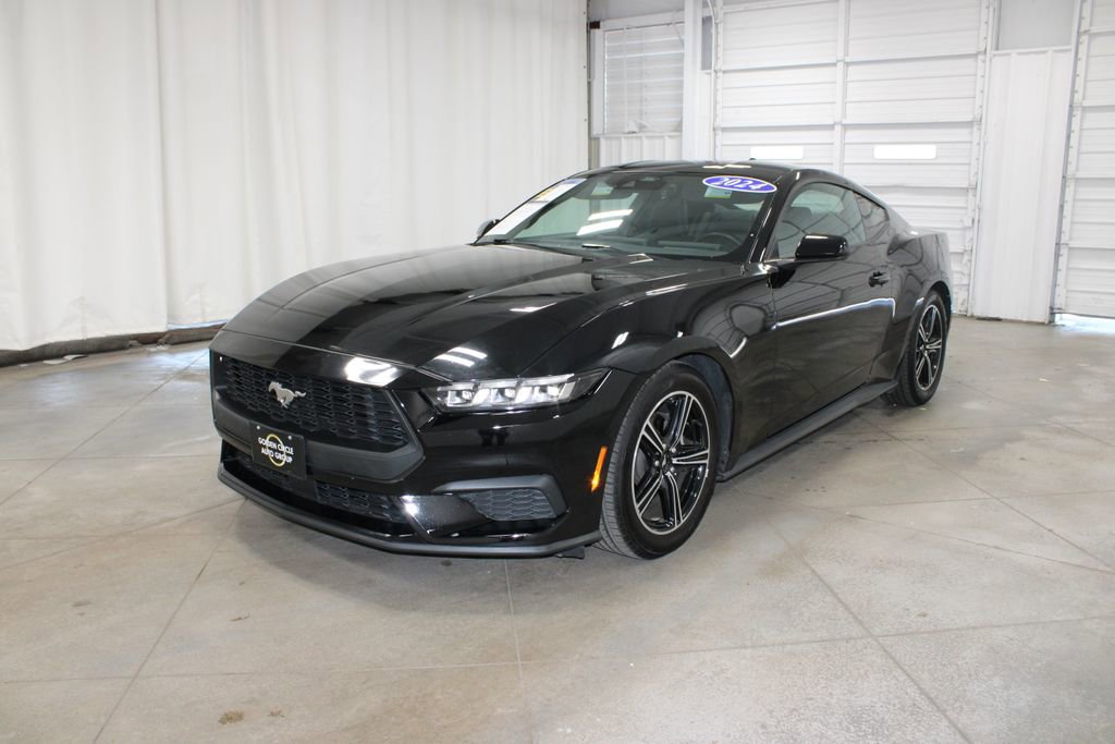 Used 2024 Ford Mustang EcoBoost image 4