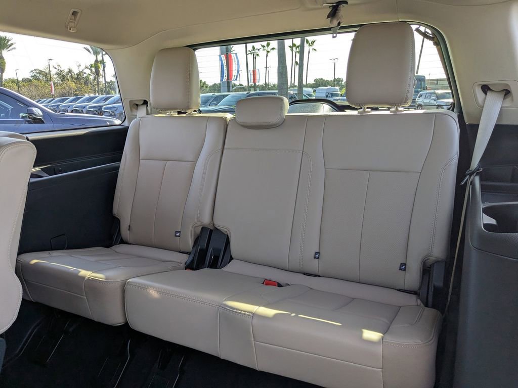 Used 2024 Ford Expedition XLT image 16