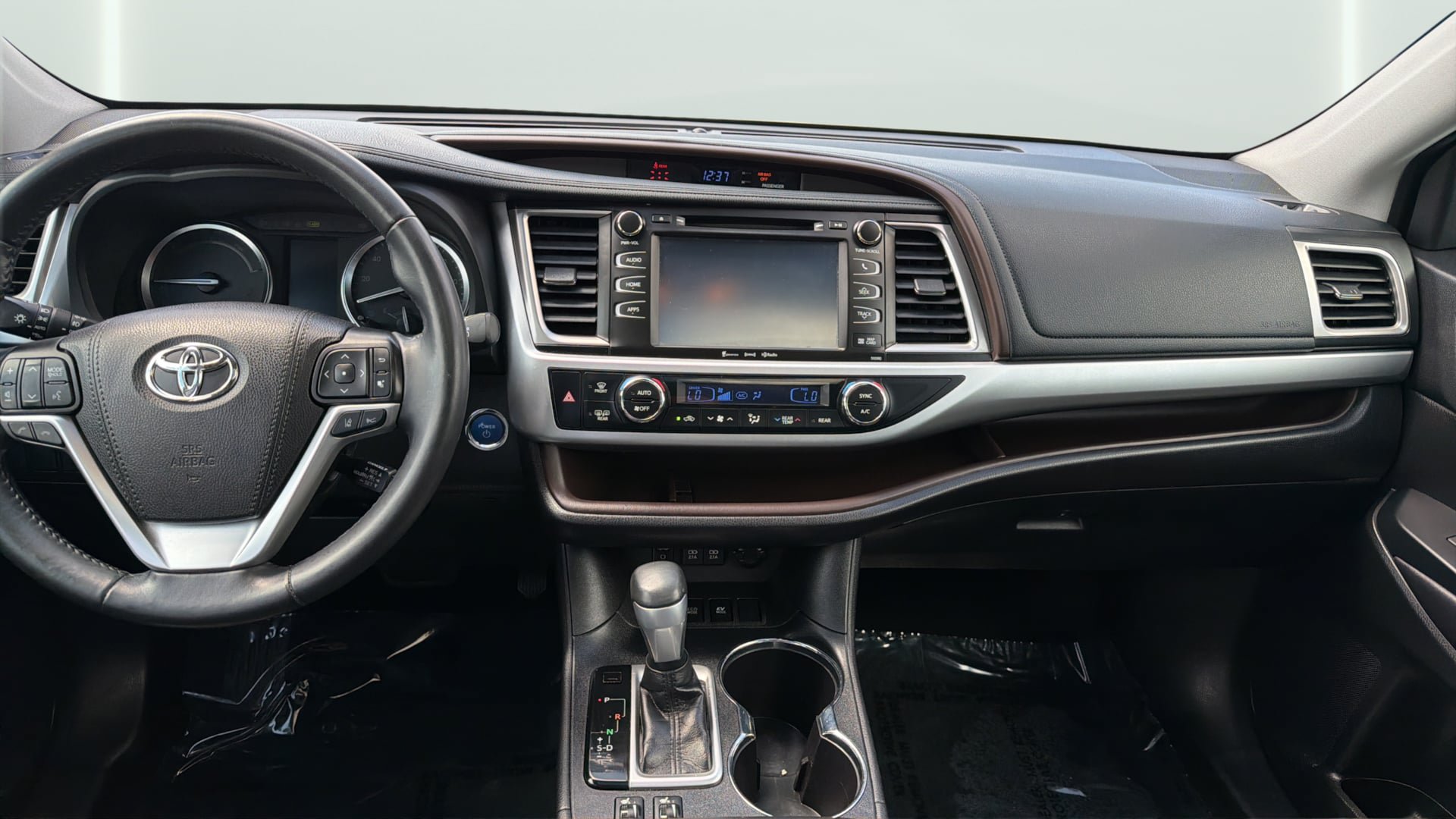 Used 2019 Toyota Highlander XLE AWD/4WD image 15