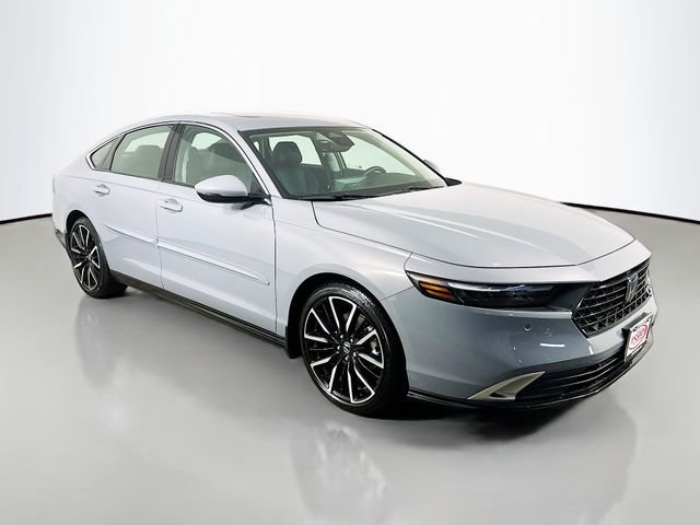 Used 2025 Honda Accord Touring image 16