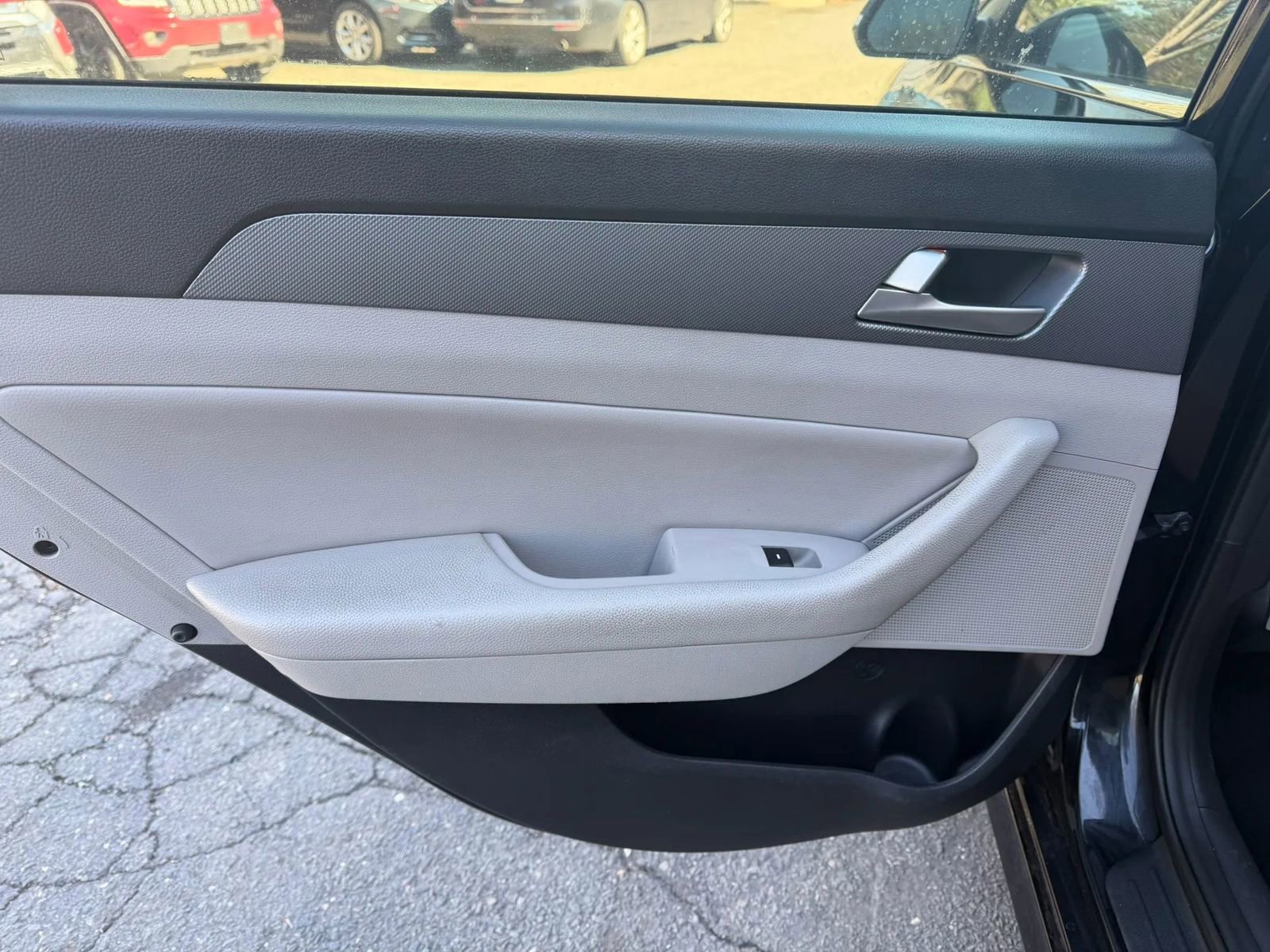 Used 2019 Hyundai Sonata Plug-In Hybrid image 9