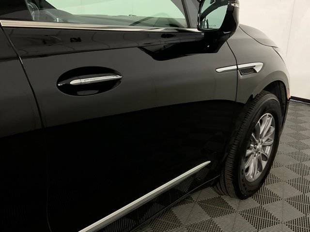 Used 2024 Buick Enclave Essence AWD/4WD image 9