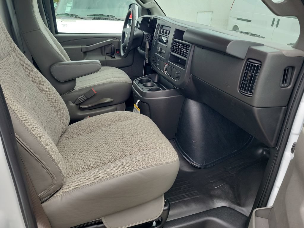 New 2026 Chevrolet Express 2500 w/ Driver Convenience Package RWD image 15
