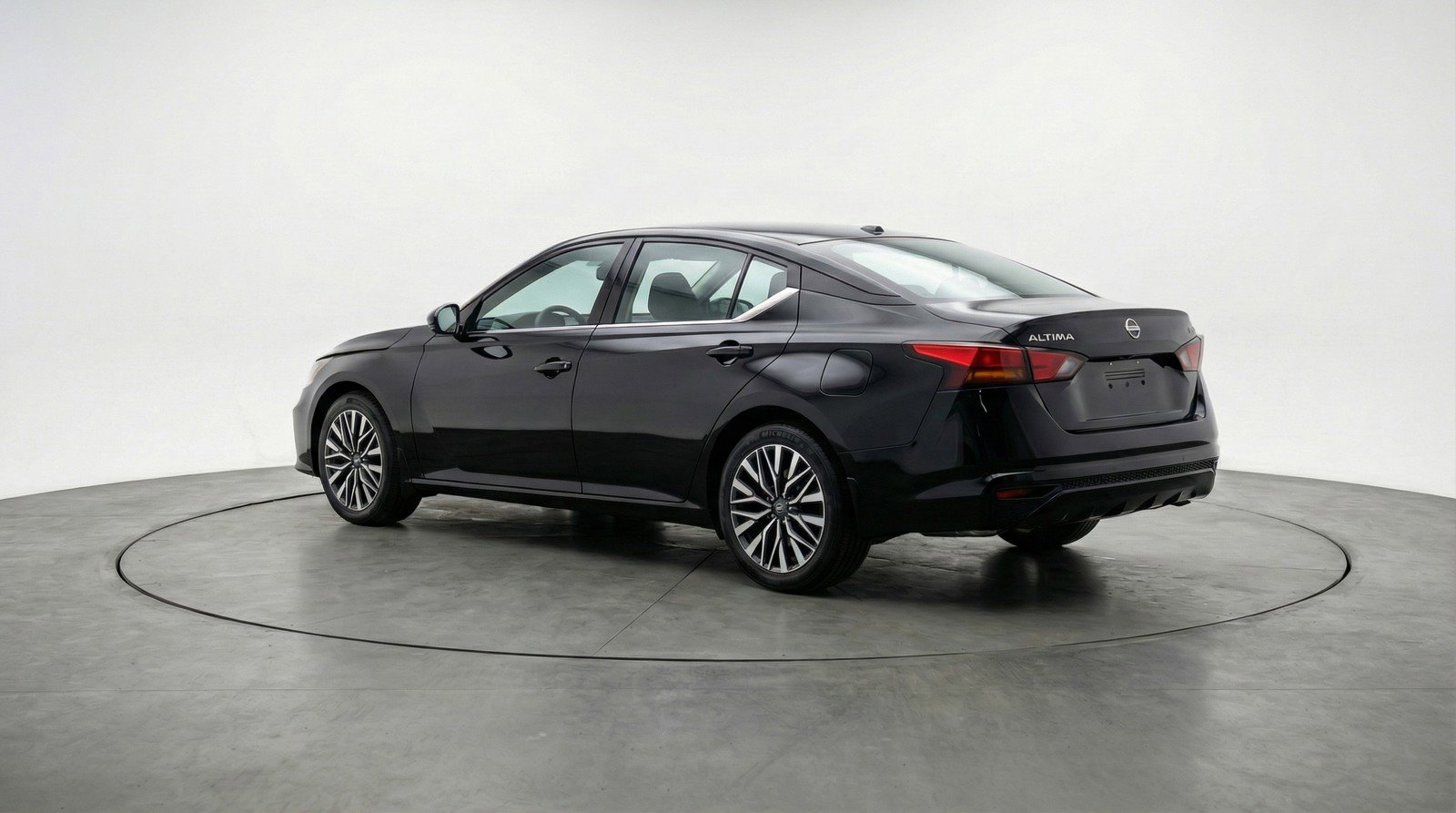 Used 2025 Nissan Altima 2.5 SV FWD image 6