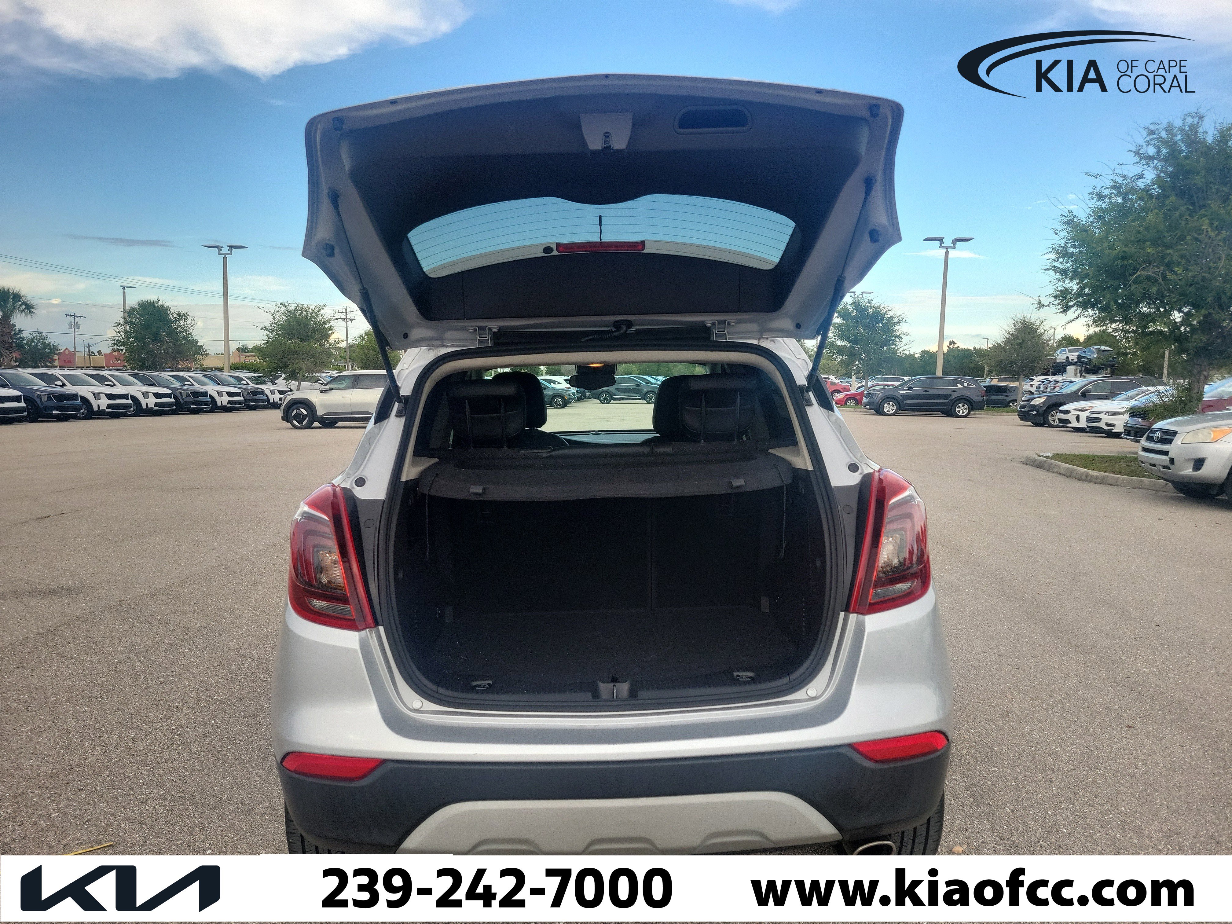 Used 2022 Buick Encore Preferred w/ Safety Package AWD/4WD image 27