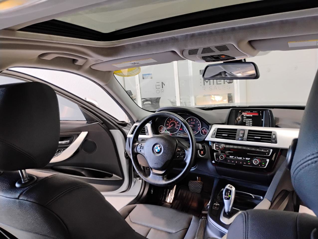 Used 2017 BMW 320i Sedan image 38