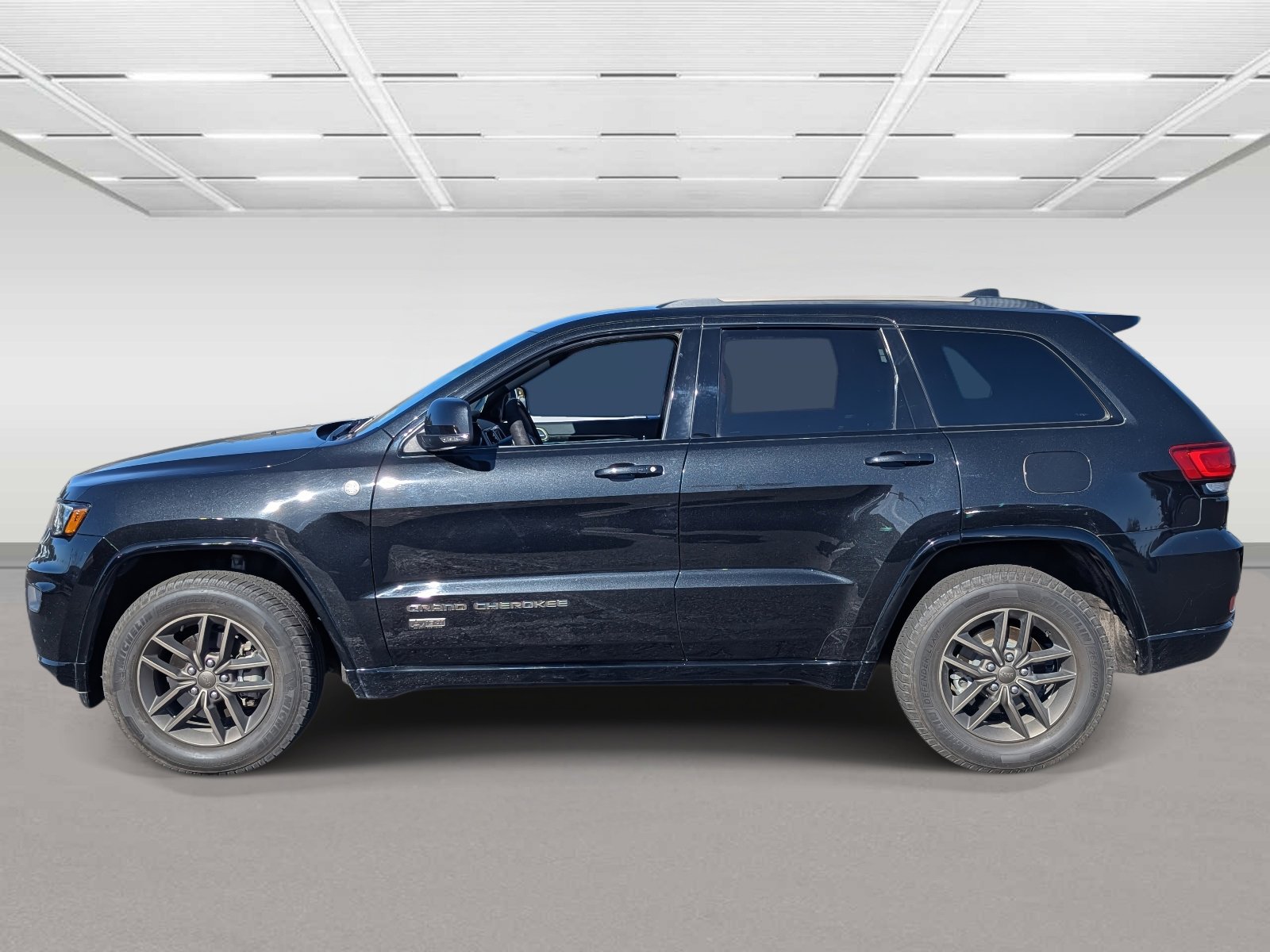 Used 2016 Jeep Grand Cherokee Limited 75th Anniversary image 10