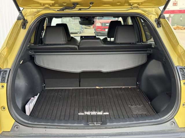 Used 2024 Toyota Corolla Cross AWD Hybrid image 33