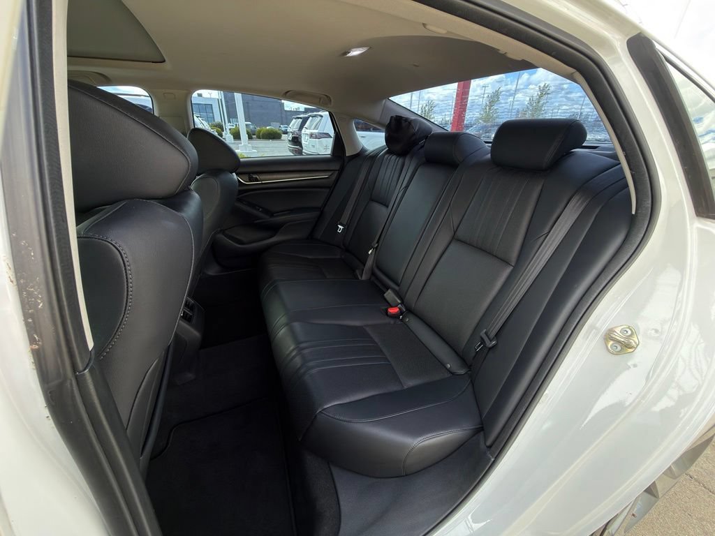 Used 2018 Honda Accord Touring image 32