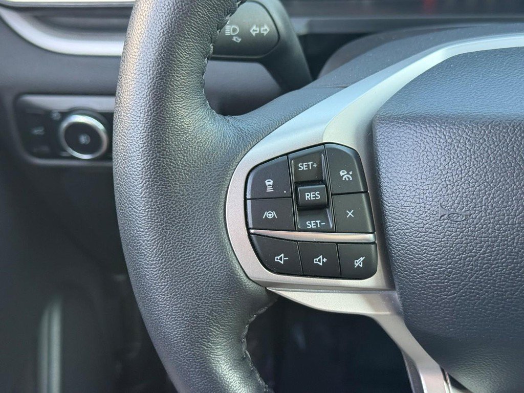 Used 2024 Ford Explorer XLT w/ Equipment Group 202A AWD/4WD image 22