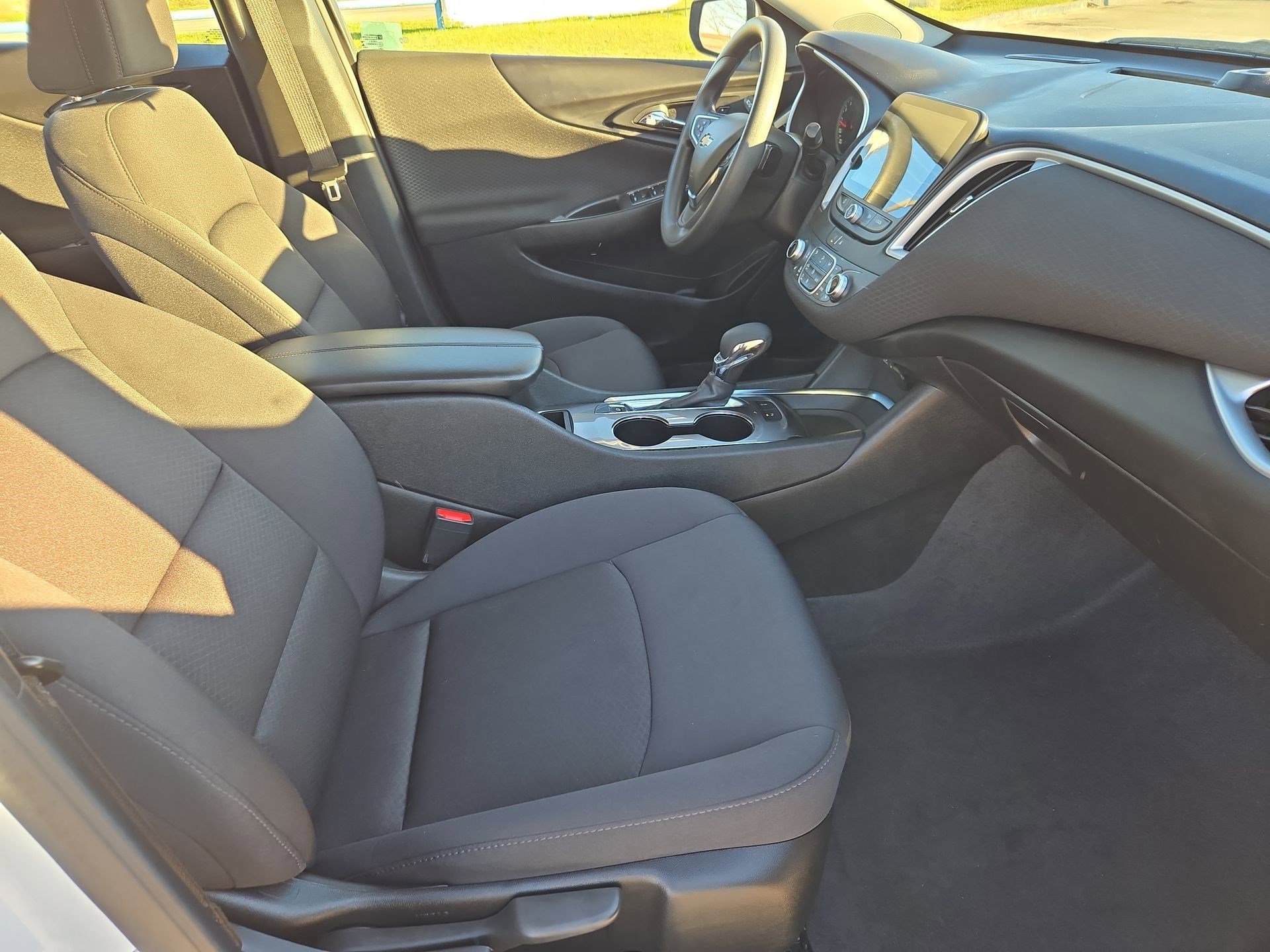 Used 2024 Chevrolet Malibu LT image 31