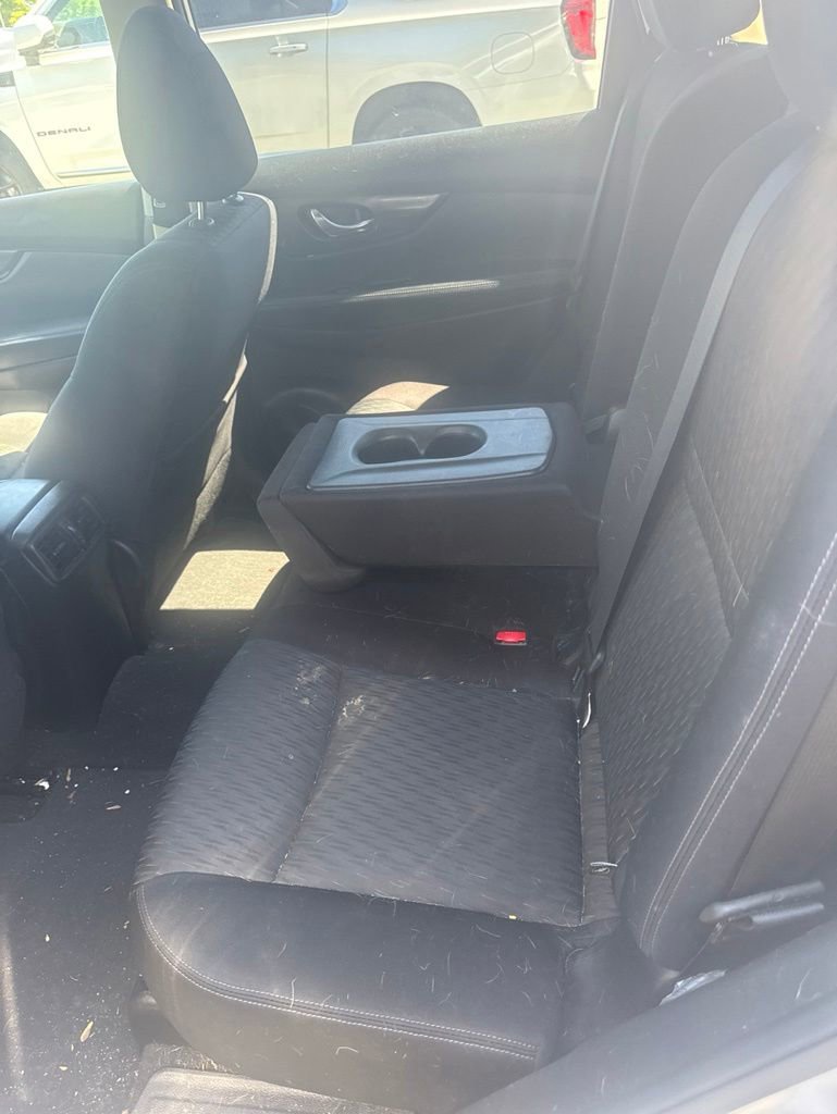 Used 2018 Nissan Rogue SV AWD/4WD image 13