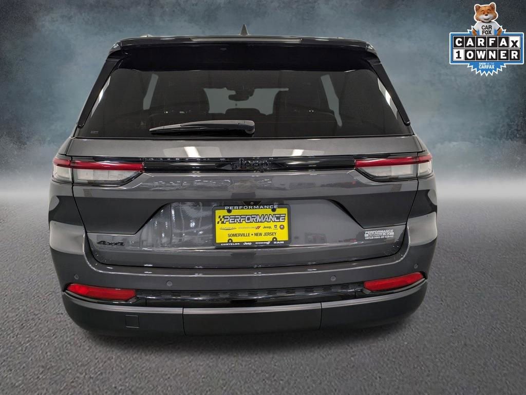 Used 2023 Jeep Grand Cherokee Altitude image 5