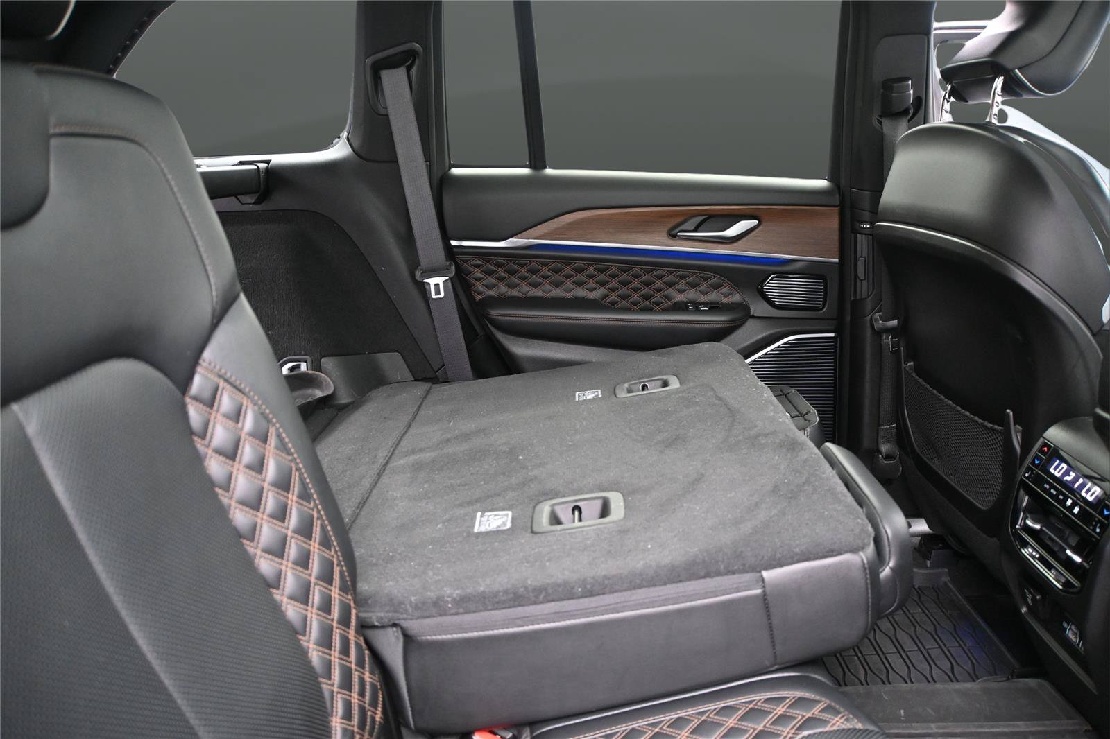 Used 2022 Jeep Grand Cherokee Summit AWD/4WD image 23