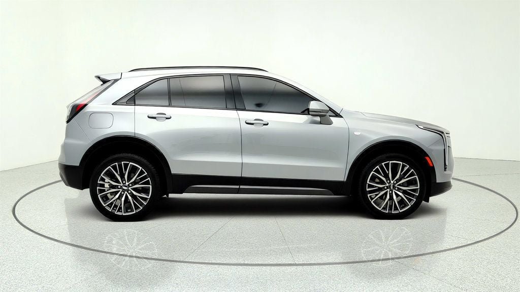 Used 2024 Cadillac XT4 Sport FWD image 4