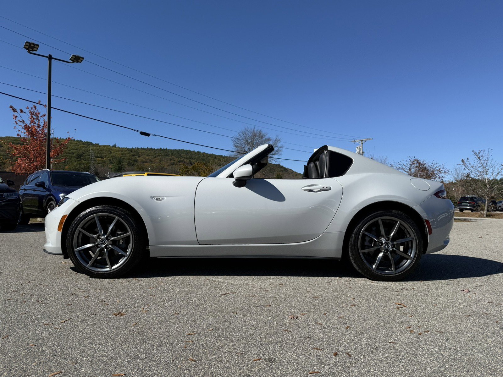 Used 2017 MAZDA MX-5 Miata RF Grand Touring RWD image 9
