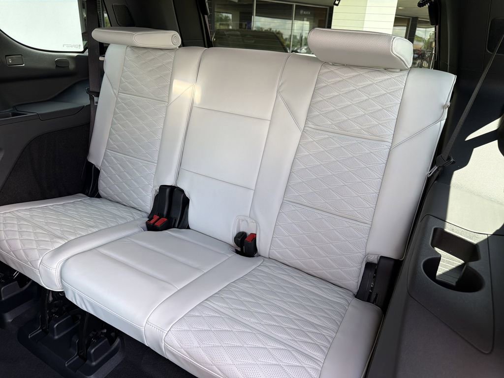 New 2026 Cadillac Escalade Platinum Sport w/ LPO, ONYX Package AWD/4WD image 19