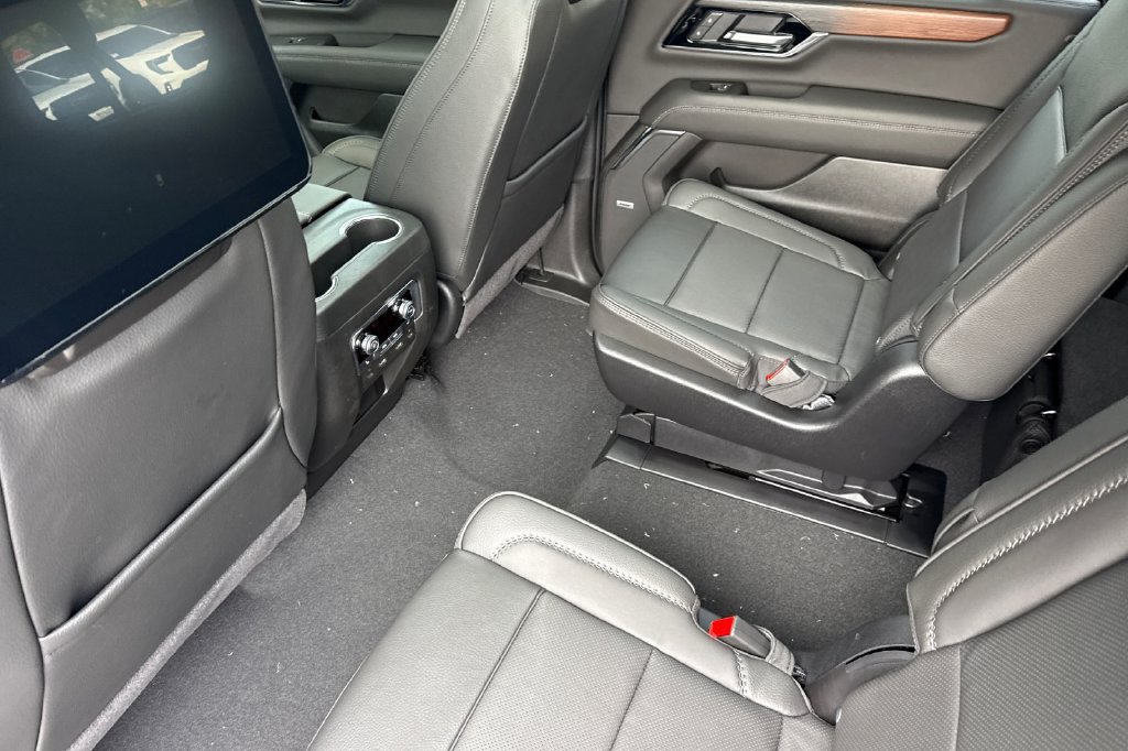 New 2026 GMC Yukon XL Denali w/ Denali Reserve Package RWD image 14