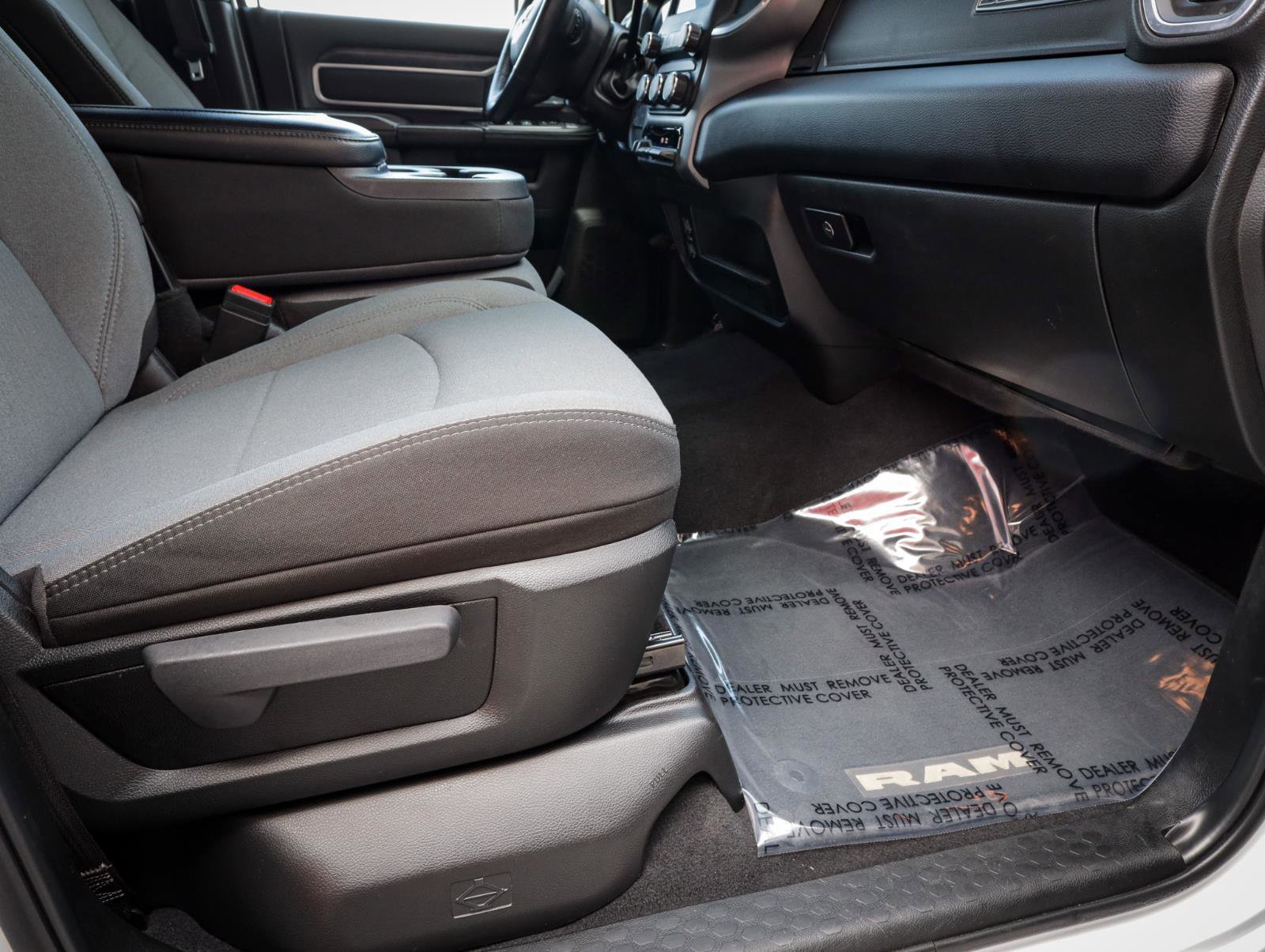 Used 2024 RAM 3500 Big Horn image 24