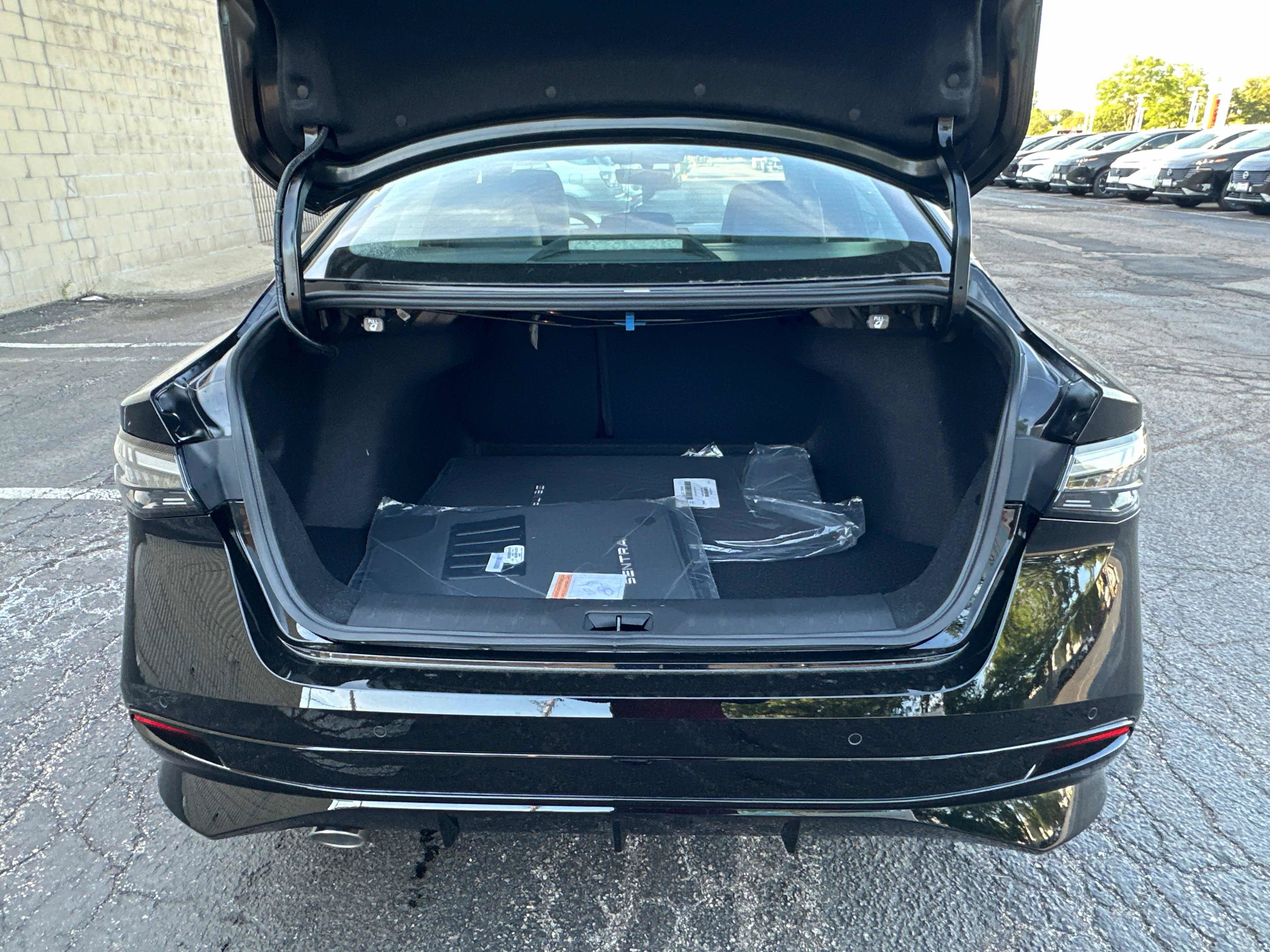 New 2026 Nissan Sentra SR w/ SR Premium Package FWD image 15