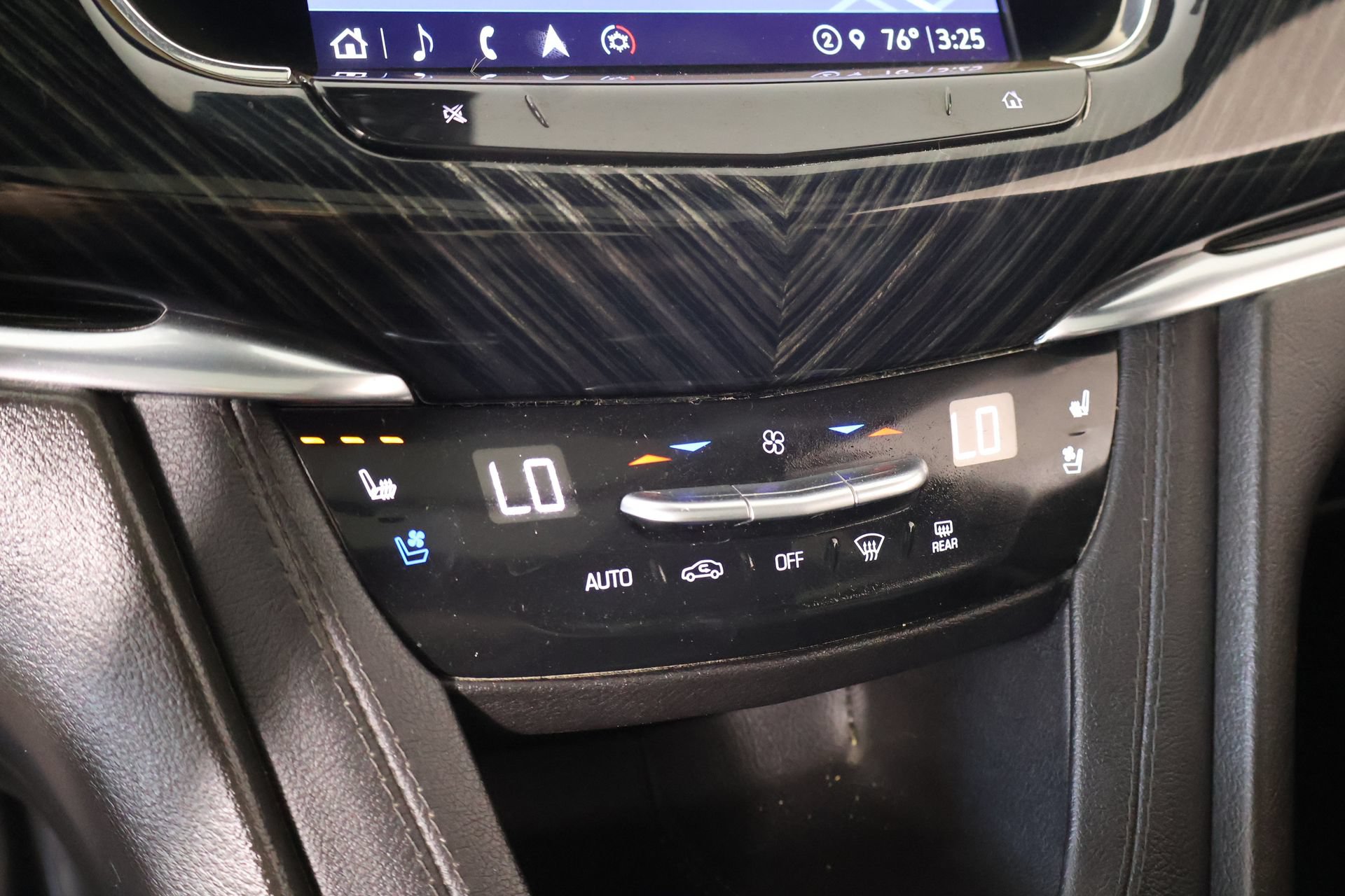 Used 2023 Cadillac XT6 Premium Luxury w/ Technology Package AWD/4WD image 7