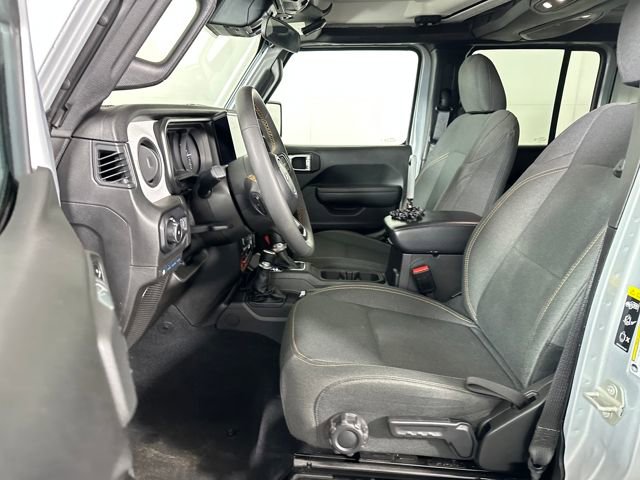 Used 2024 Jeep Wrangler Unlimited image 11
