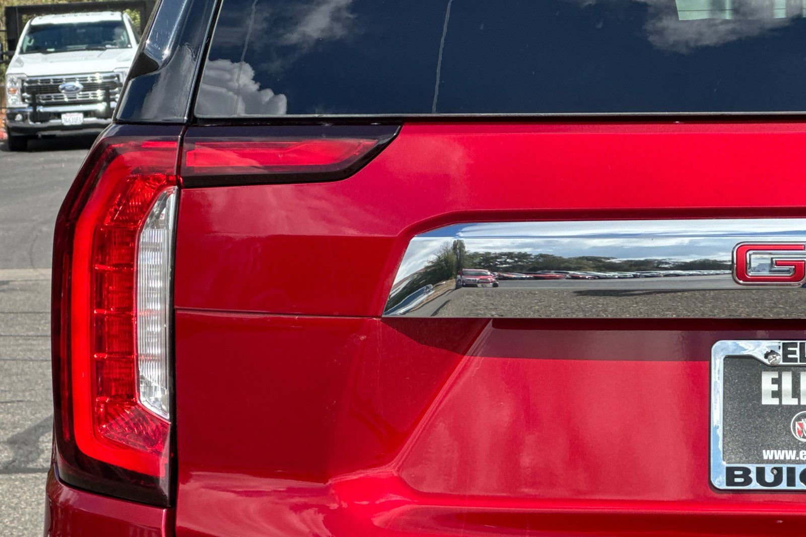 Used 2024 GMC Yukon SLT image 48