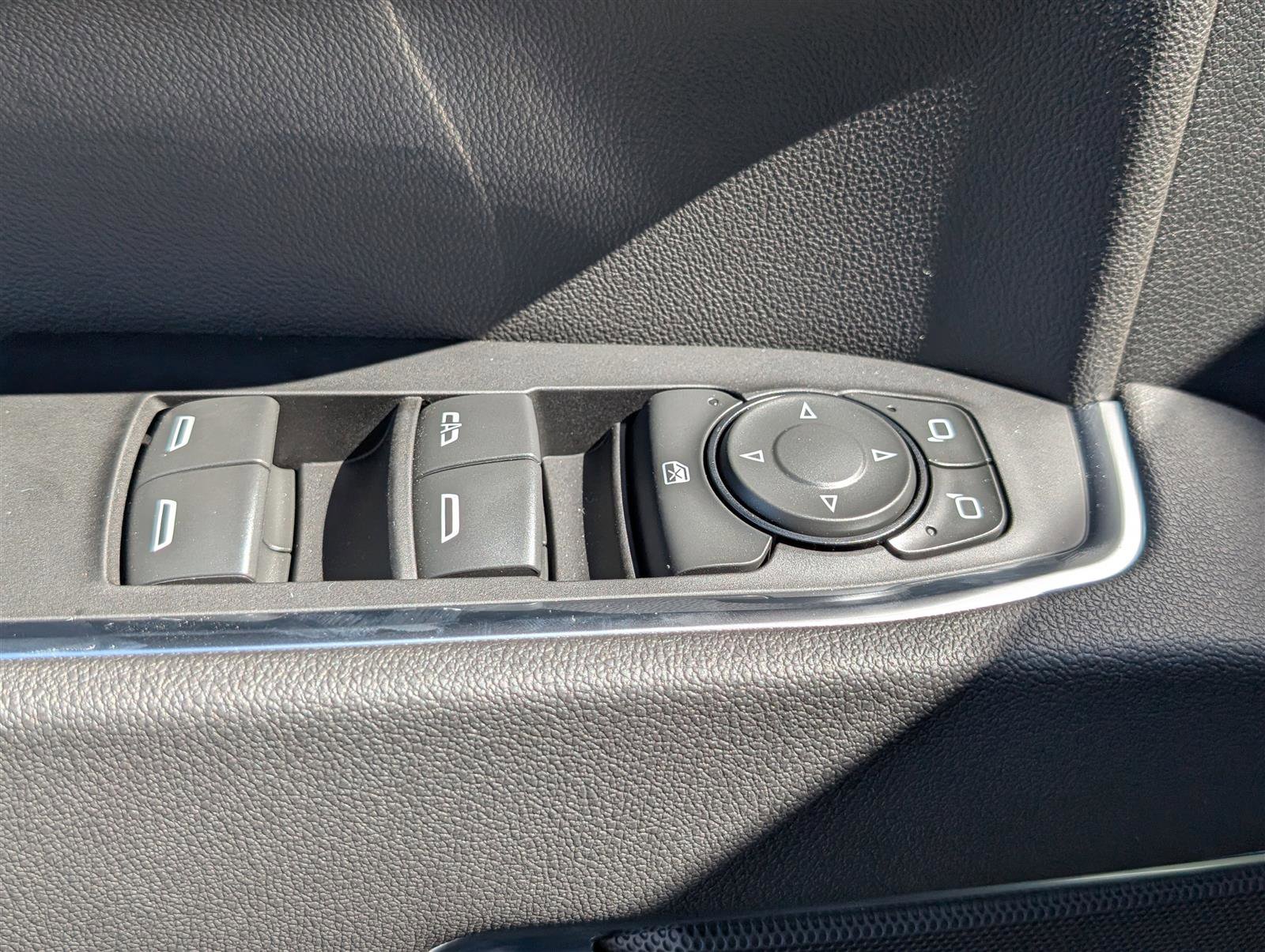 New 2026 Chevrolet Silverado 1500 LT w/ Z71 Off-Road Package image 14