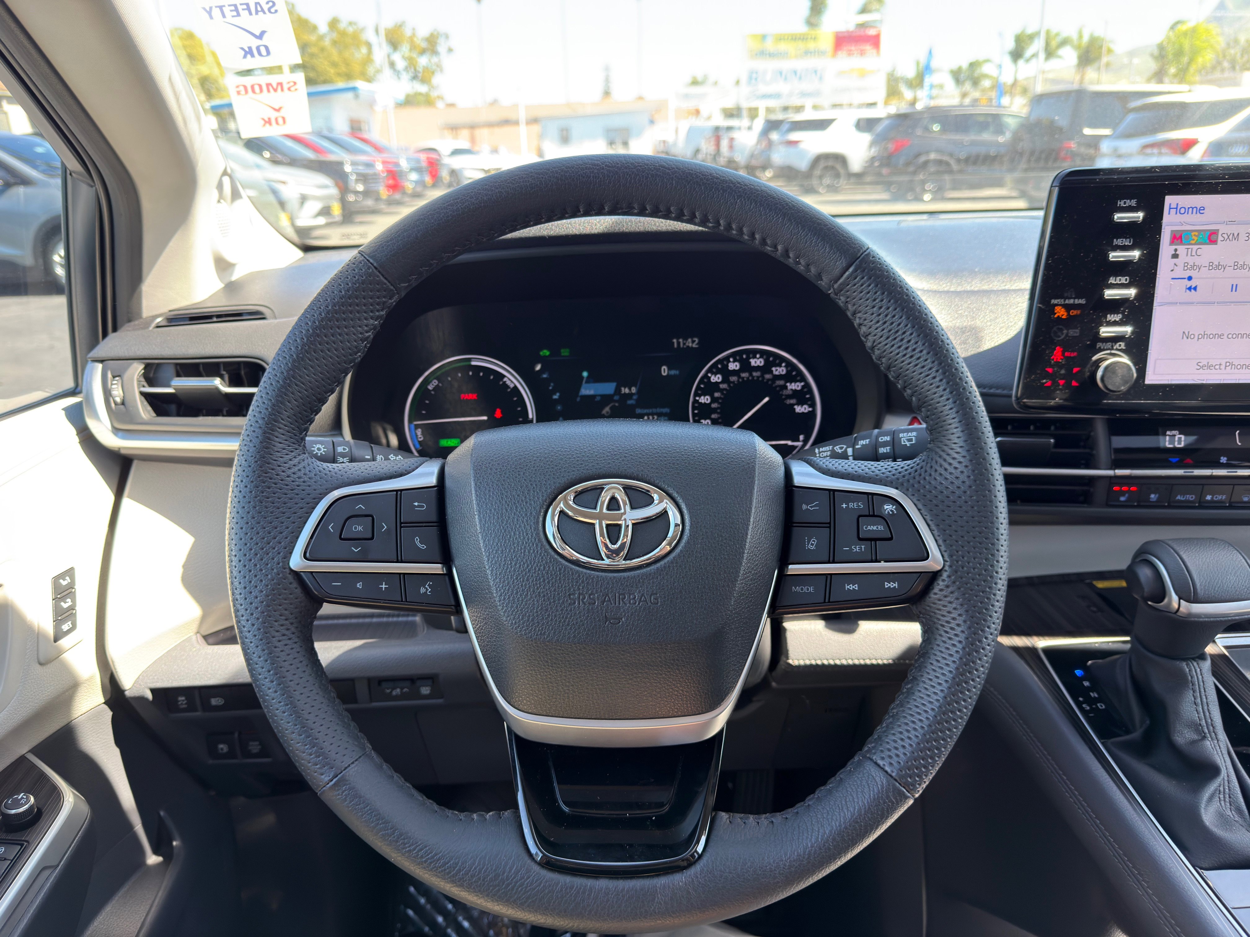 Used 2023 Toyota Sienna Limited image 30