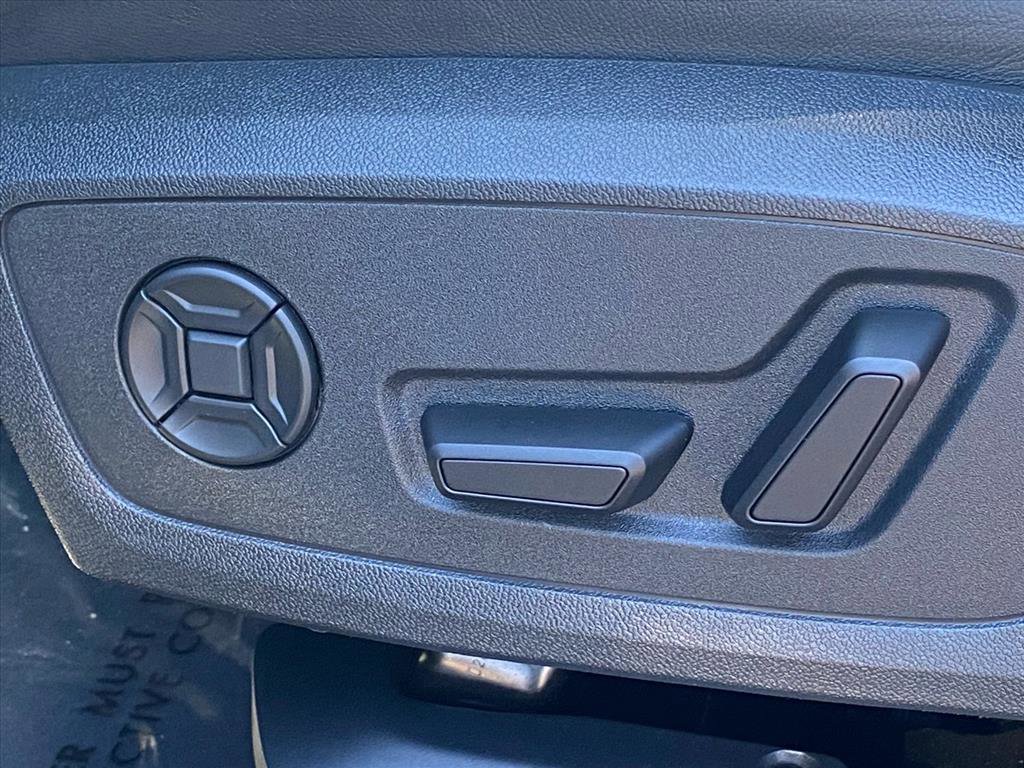 Used 2024 Audi Q4 e-tron Premium w/ Convenience Package image 12