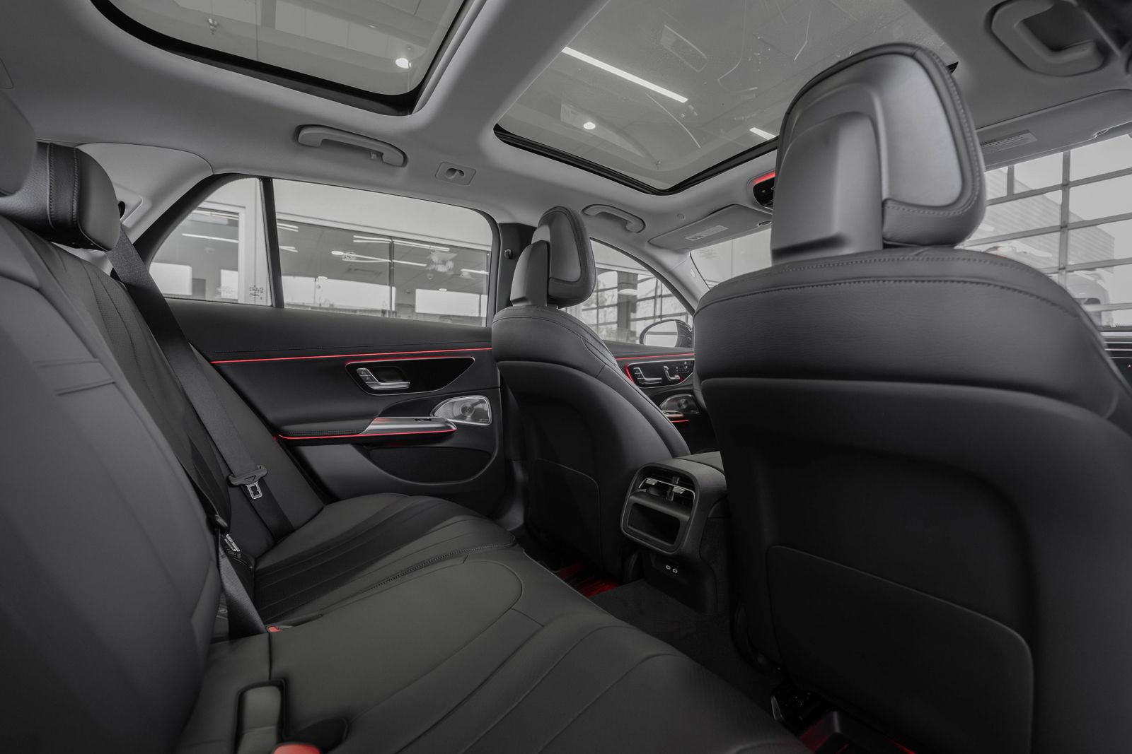 Used 2025 Mercedes-Benz E 450 4MATIC All-Terrain Wagon image 26