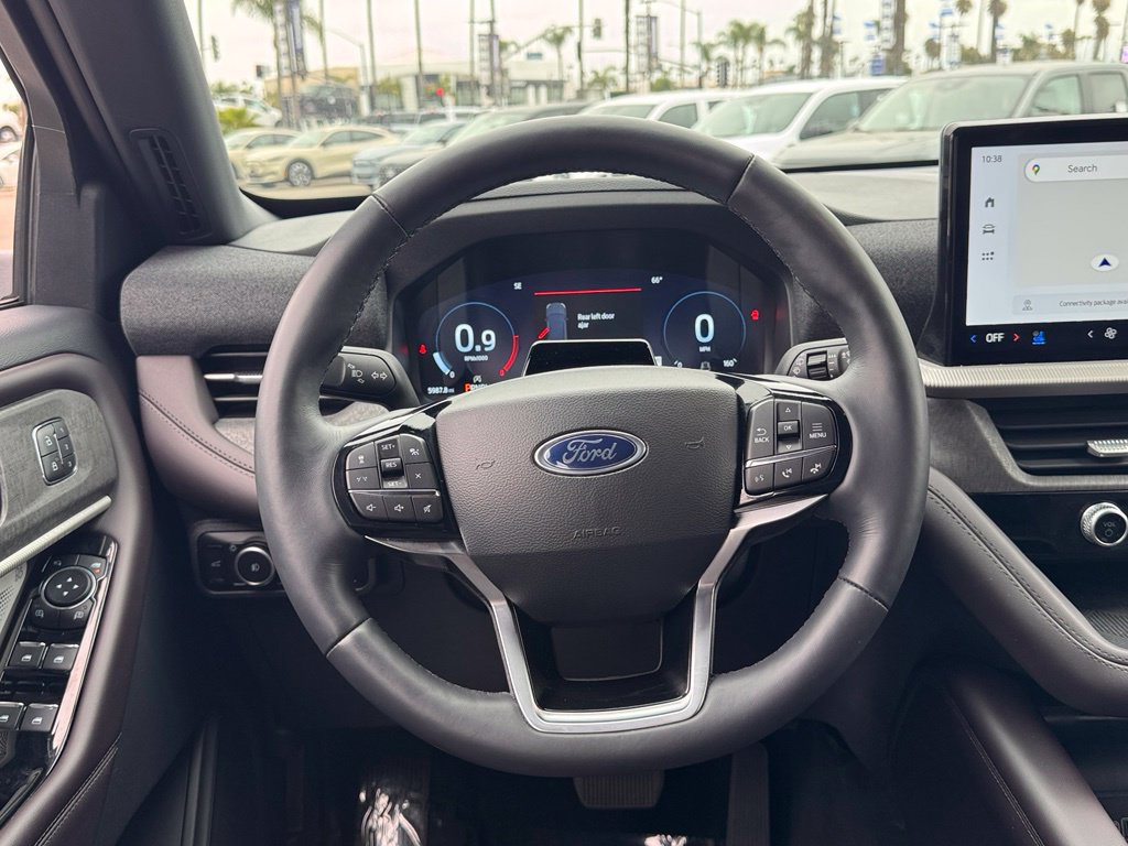Used 2026 Ford Explorer Platinum RWD image 22