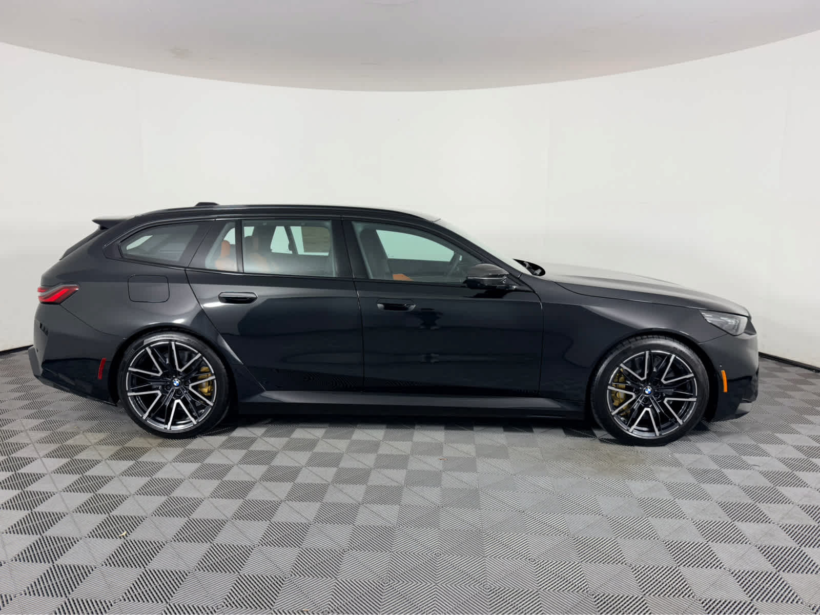 New 2026 BMW M5 Touring w/ M Driver's Package AWD/4WD image 2