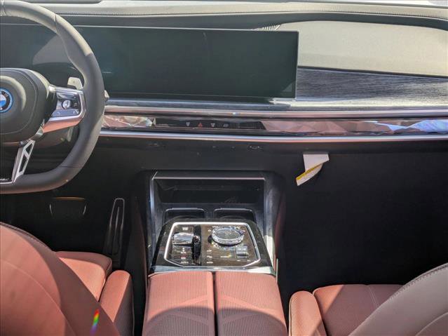 New 2025 BMW 750e xDrive image 12