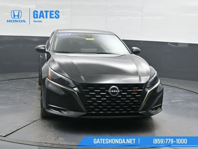 Used 2024 Nissan Altima 2.5 SR w/ SR Premium Package image 5