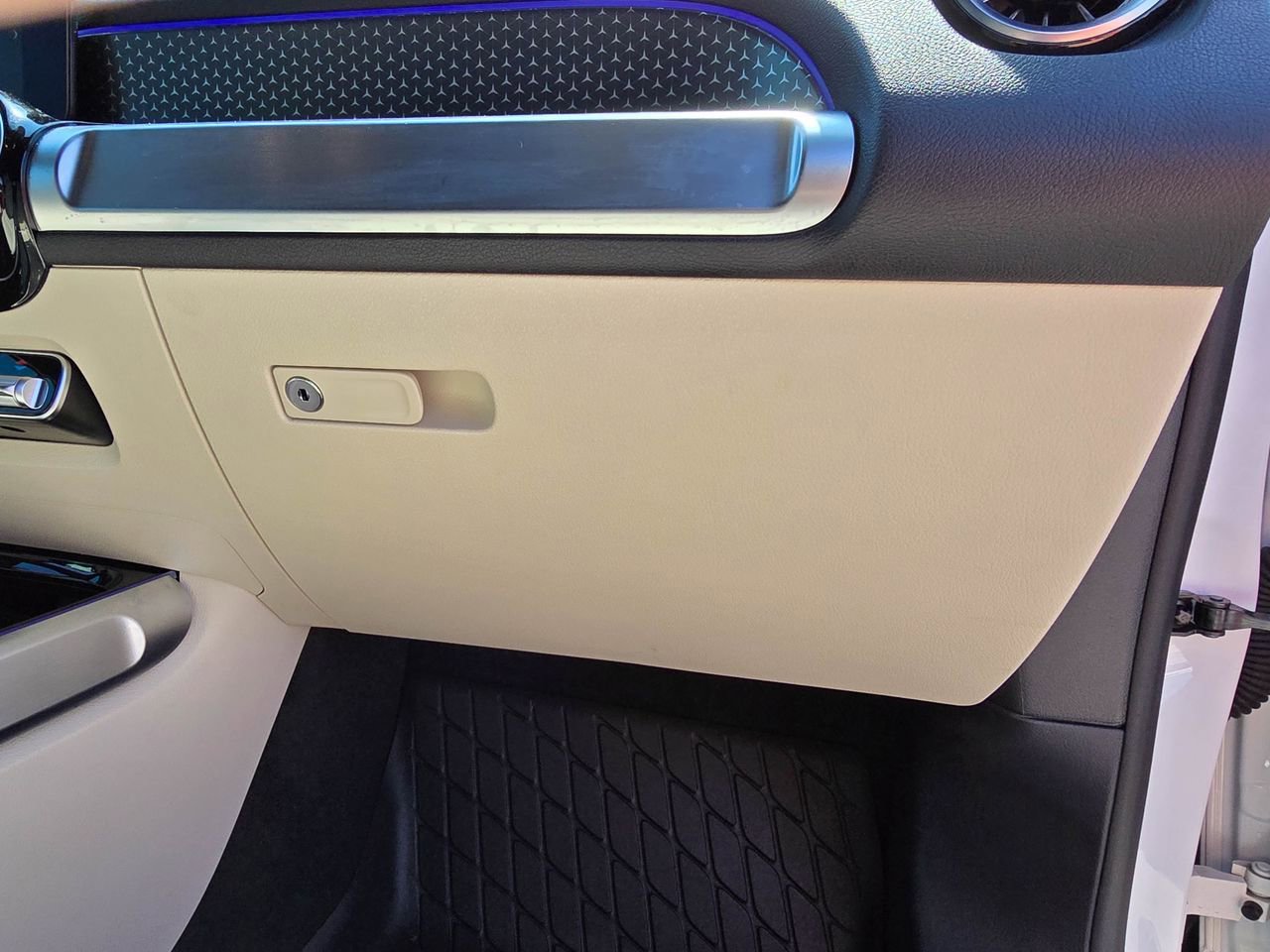 Used 2025 Mercedes-Benz GLB 250 4MATIC image 42