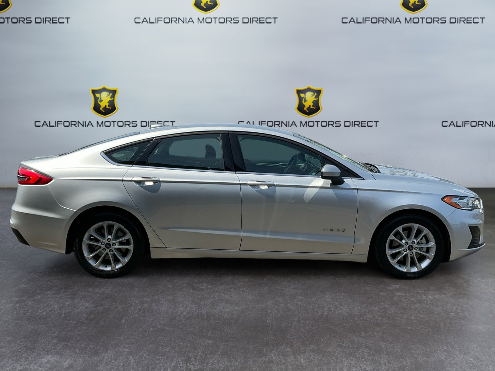 Used 2019 Ford Fusion SE FWD image 4