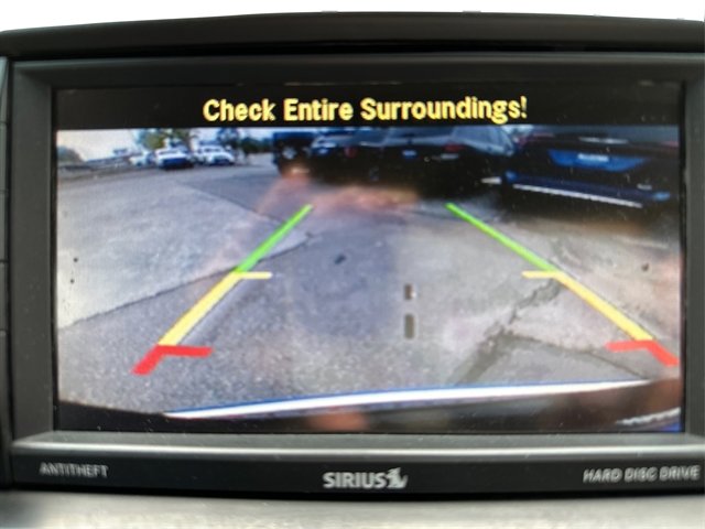 Used 2014 Chrysler Town & Country Touring FWD image 32