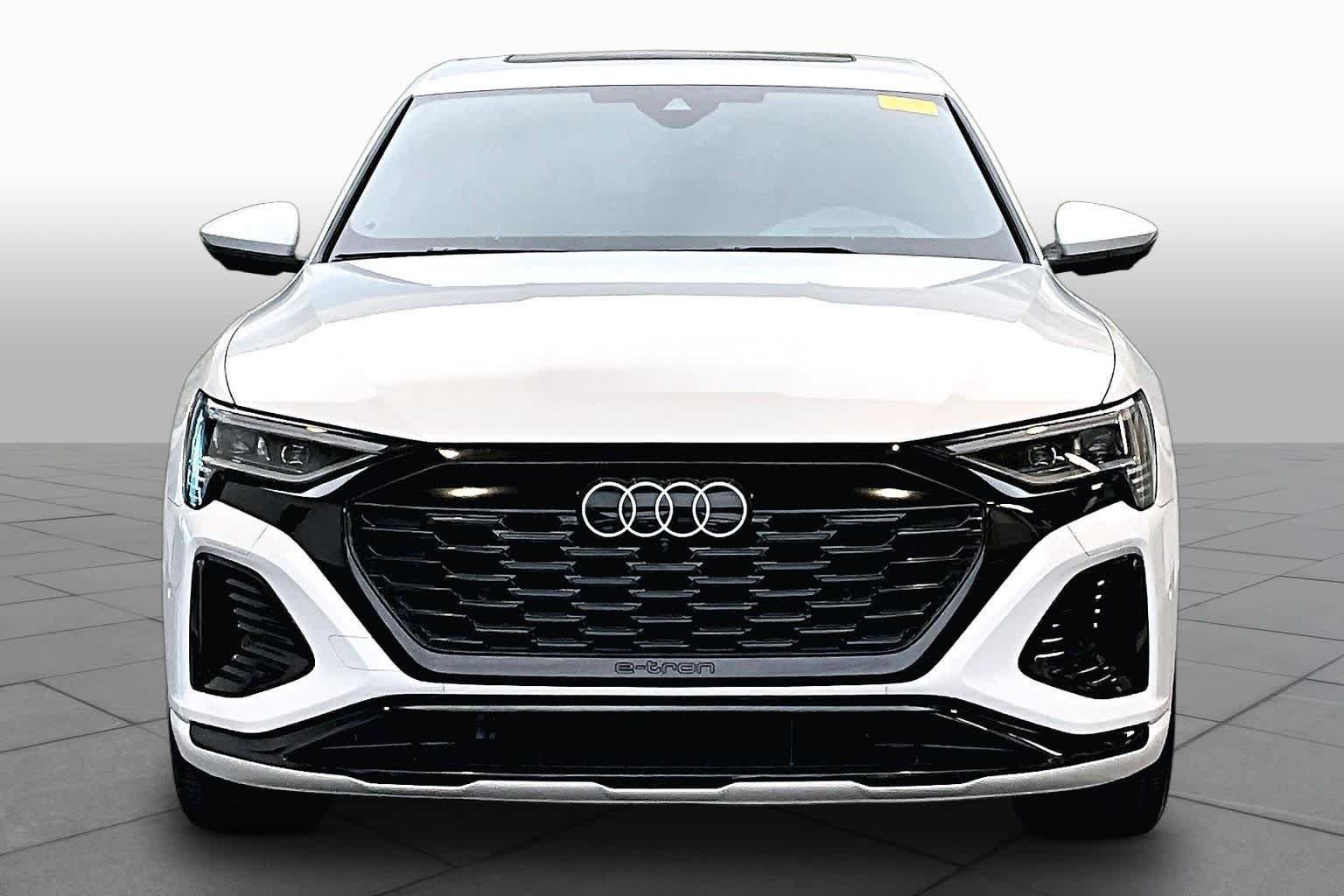 Used 2024 Audi Q8 e-tron Prestige AWD/4WD image 3