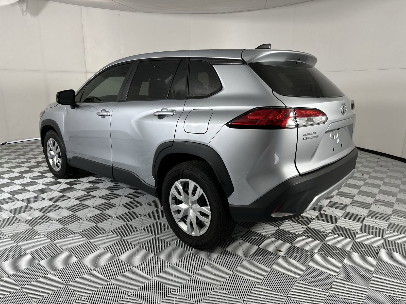 Used 2023 Toyota Corolla Cross L FWD image 6