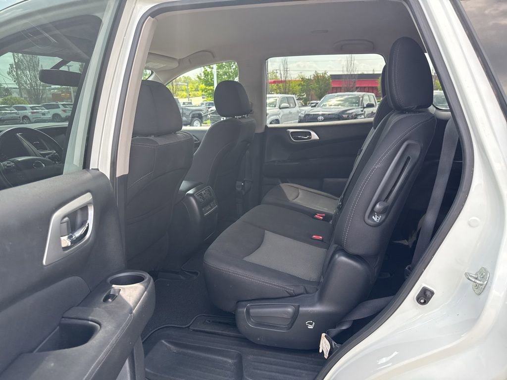 Used 2017 Nissan Pathfinder SV w/ SV Tech Package AWD/4WD image 9