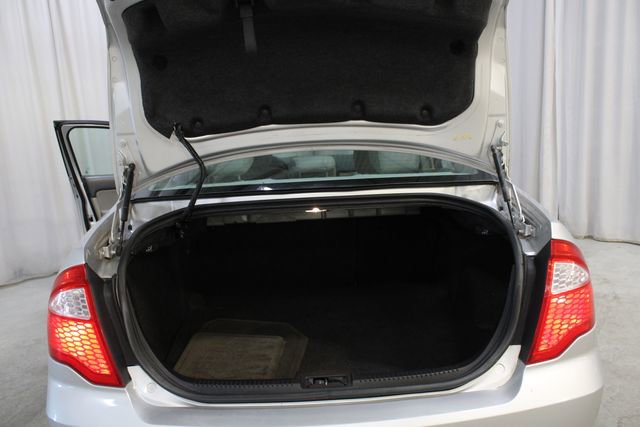 Used 2011 Ford Fusion SE FWD image 28