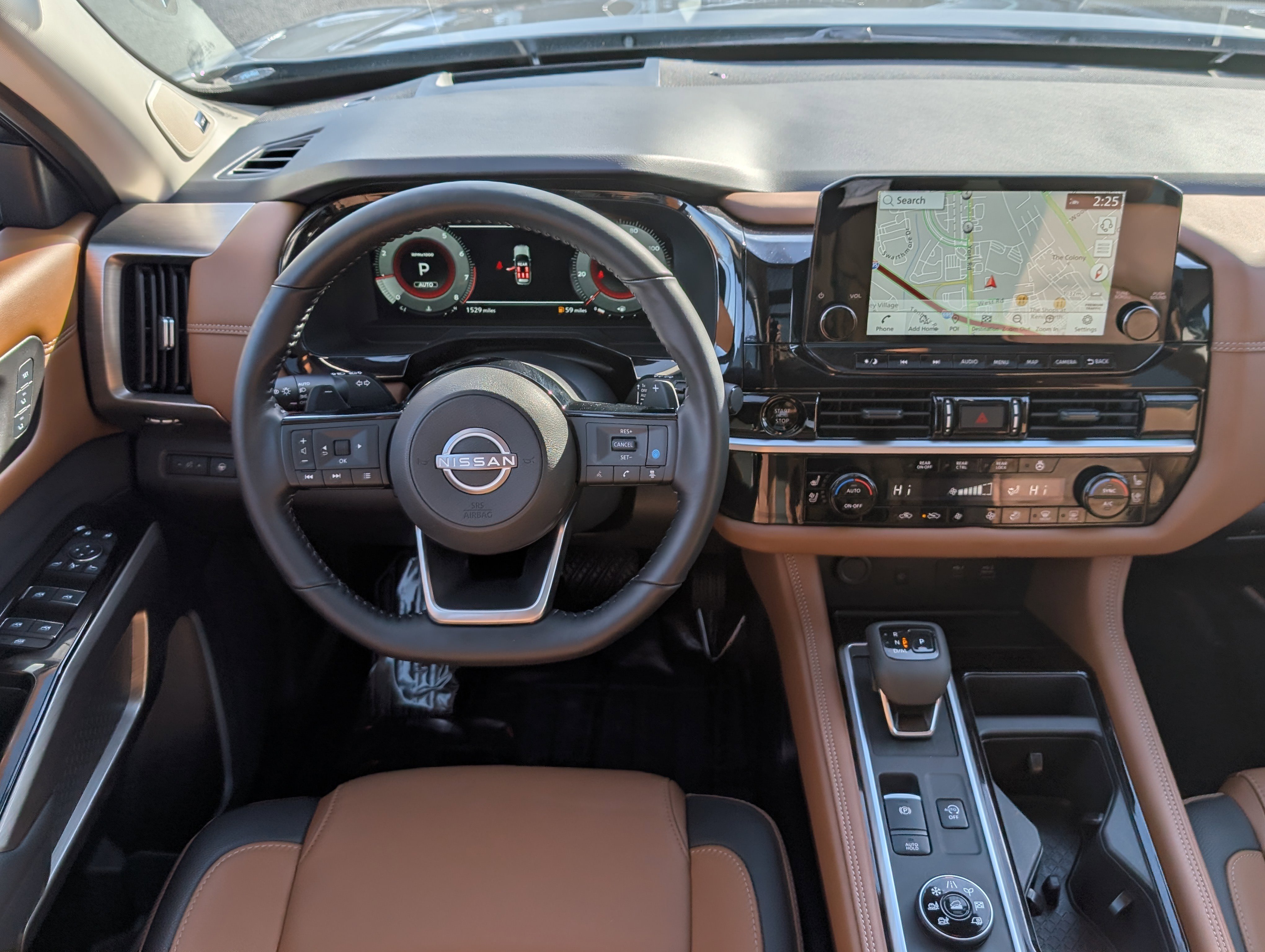 Used 2025 Nissan Pathfinder Platinum image 19