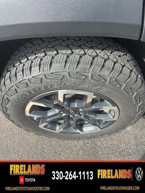 Used 2025 Chevrolet Equinox ACTIV w/ Safety and Technology Package image 8