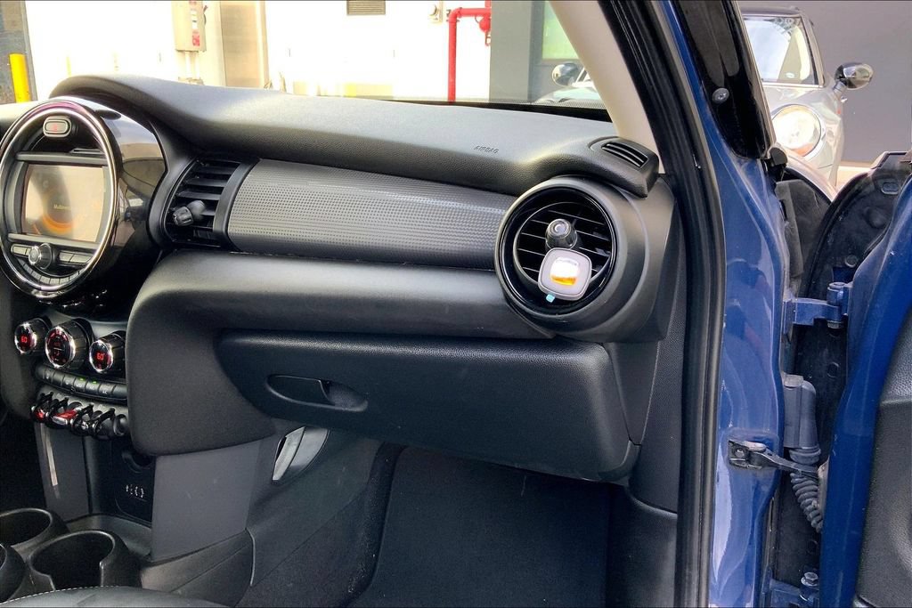 Used 2017 MINI Cooper 4-Door Hardtop FWD image 14