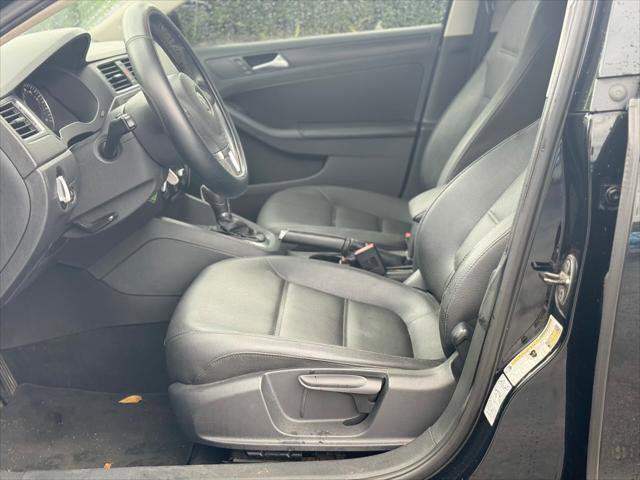 Used 2012 Volkswagen Jetta SE FWD image 13