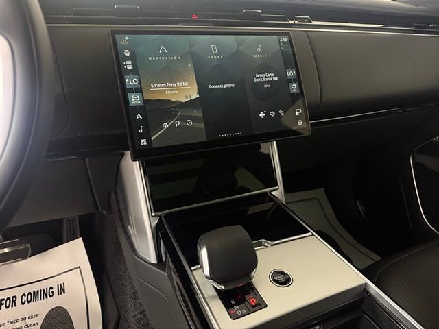 New 2025 Land Rover Range Rover SE image 37