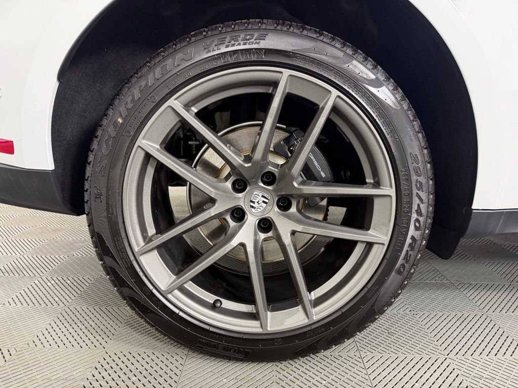Certified 2026 Porsche Macan Turbo image 13