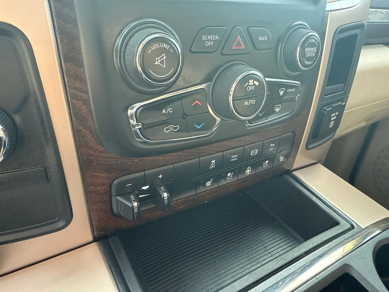 Used 2013 RAM 3500 Laramie Longhorn image 18