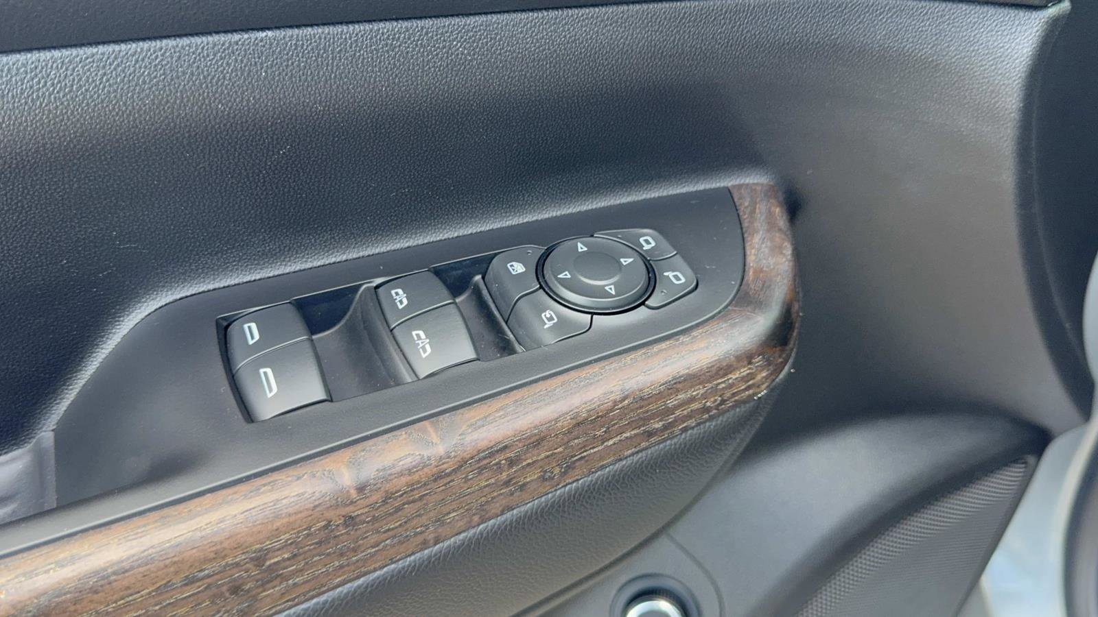 Used 2023 GMC Acadia Denali w/ Denali Technology Package image 17